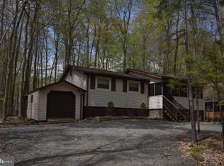 235 Wyalusing Dr, Pocono Lake, PA 18347