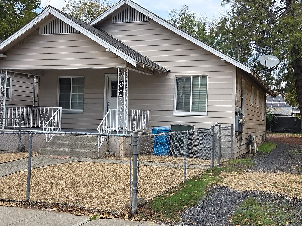 Front view - driveway to parking area
