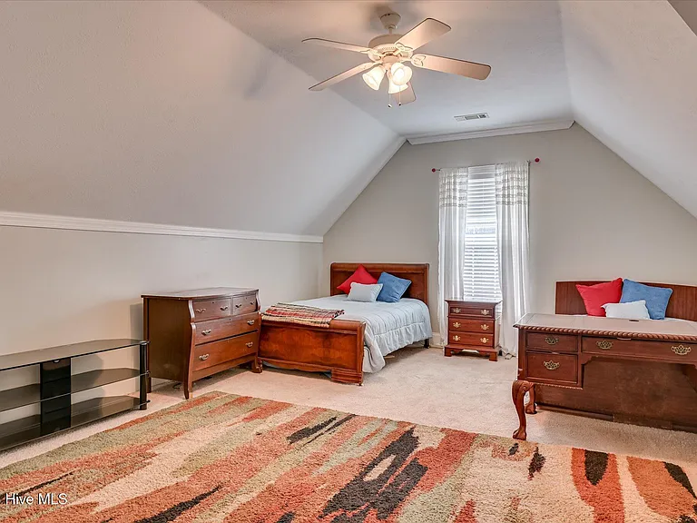 1622 Jamestown Ave — Photo 44