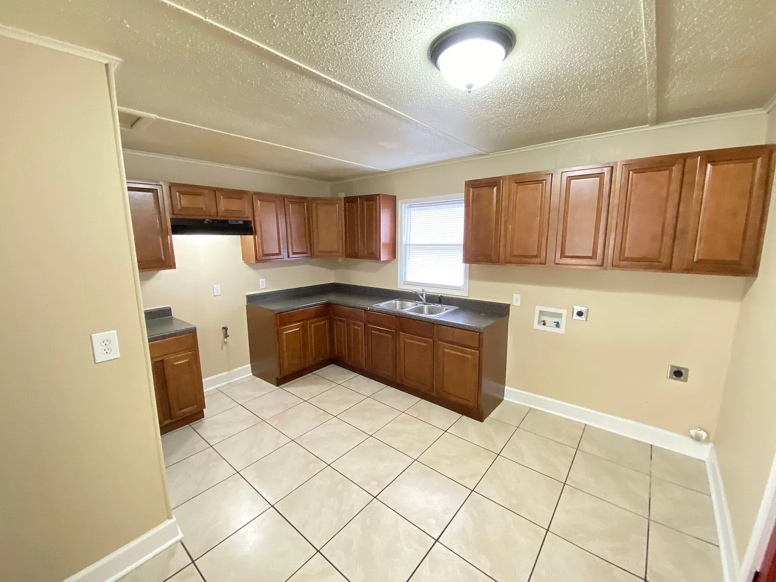 976 Carrolton Rd — Photo 3