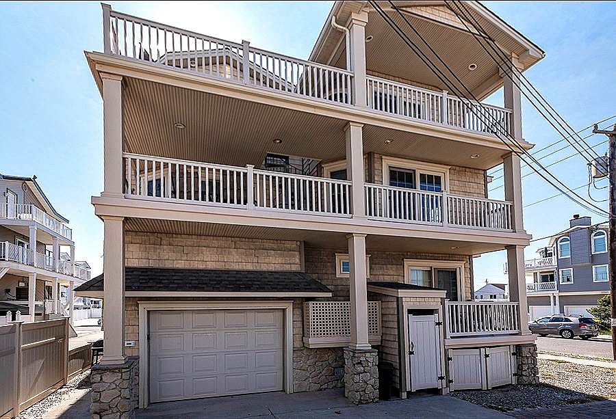 1st image of 5605 Pleasure Ave N #Sea