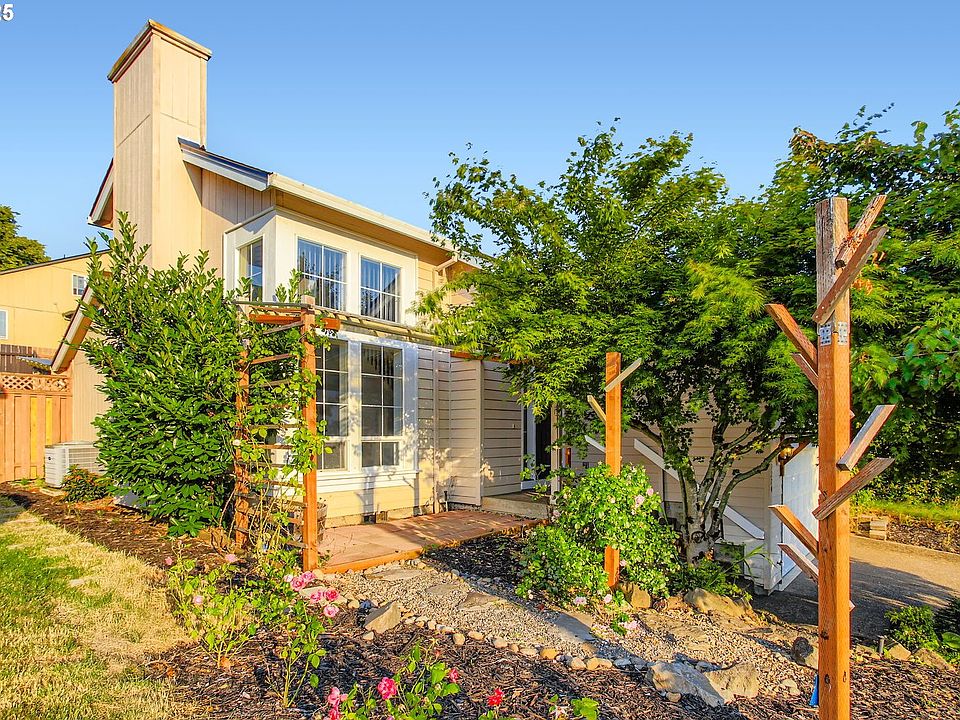 1st image of 23224 SW Orchard Heights Pl
