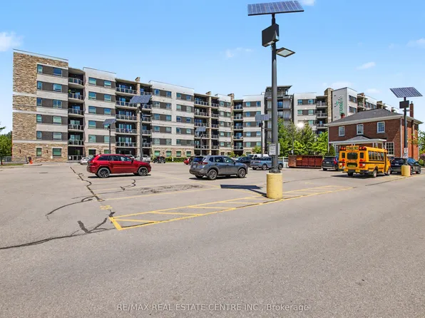 33 Whitmer St #418, Milton, ON L9T 8P9