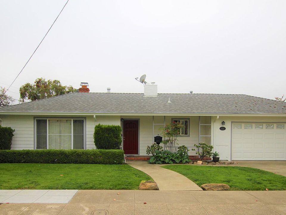 1st image of 925 Evergreen Ave