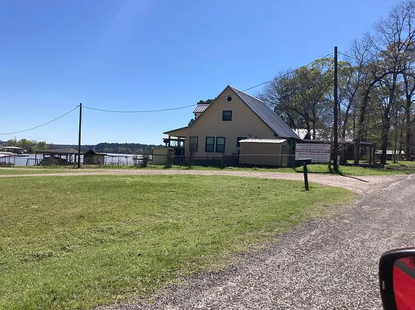 76 Magnolia Dr, Huntsville, TX 77340