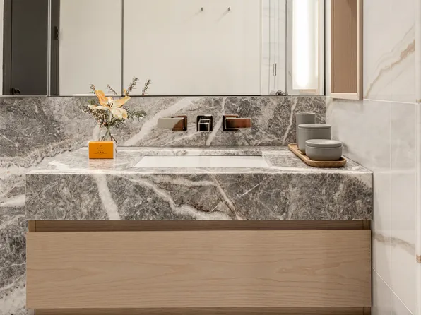 125 Greenwich Street 38A image 3 of 12