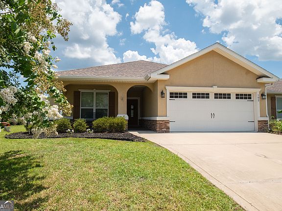 2nd image of 102 Miller Ct