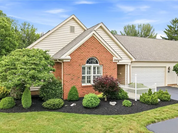 149 Village Ct, Columbiana, OH 44408