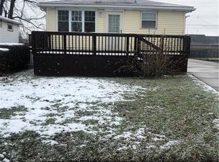 130 Oakview Dr, Tonawanda, NY 14150