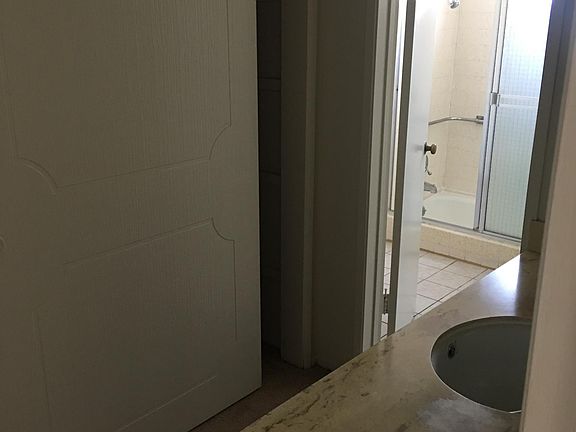 5th image of 373 S Cochran Ave #102