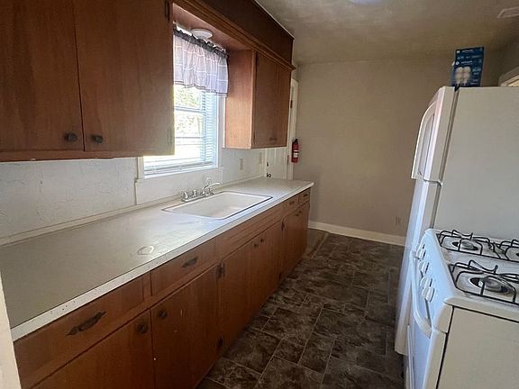 4th image of 634 N 15th St