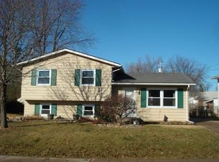 3025 56th St, Moline, IL 61265