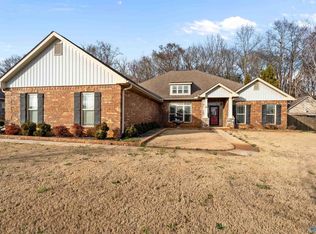 345 Northlake Dr, Meridianville, AL 35759