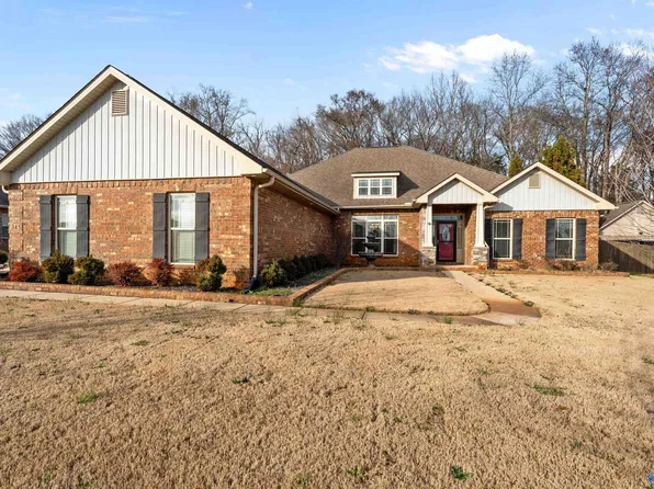 345 Northlake Dr, Meridianville, AL 35759