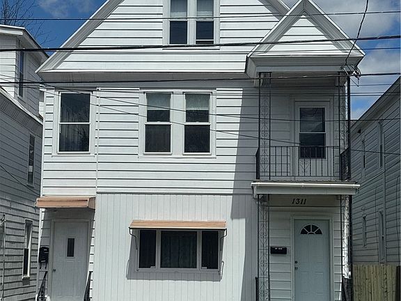 2nd image of 1311 Mary St