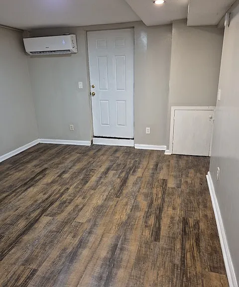 4518 Izard St #1A — Photo 9