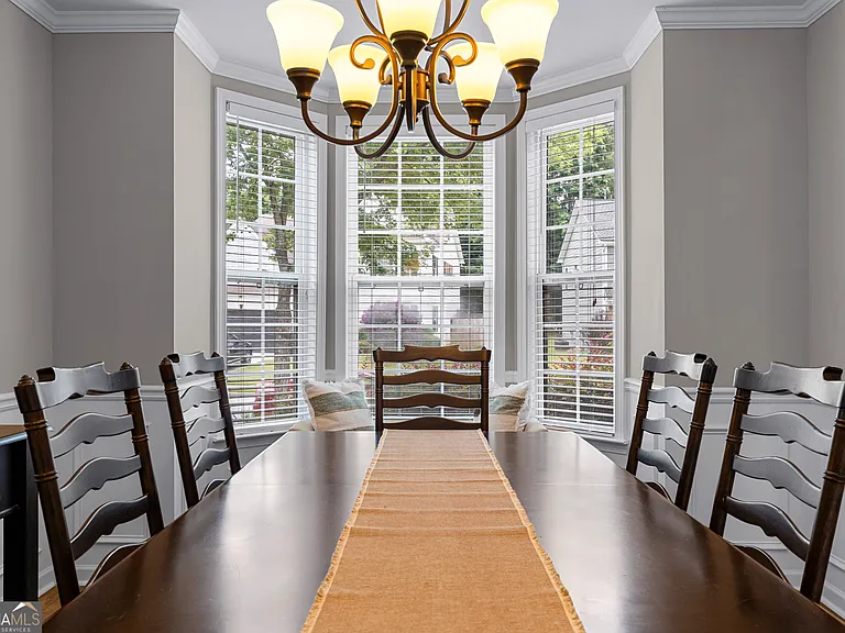 77 Lakeshore Pkwy — Photo 5