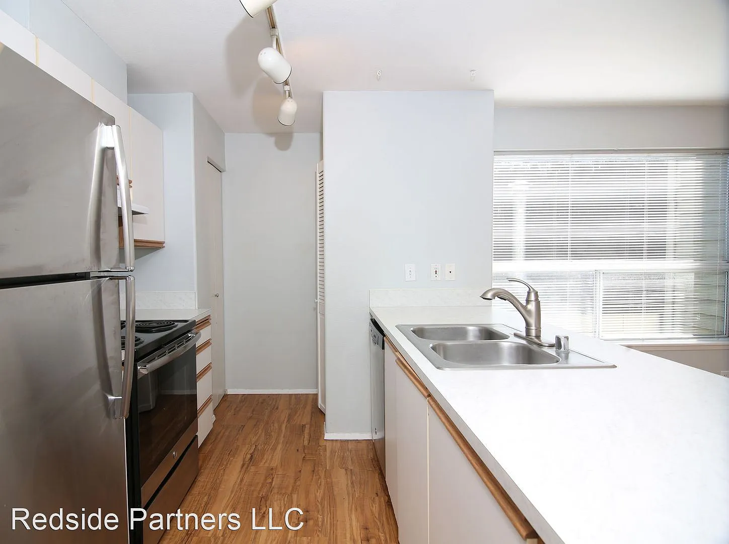 1726 Belmont Ave — Photo 4