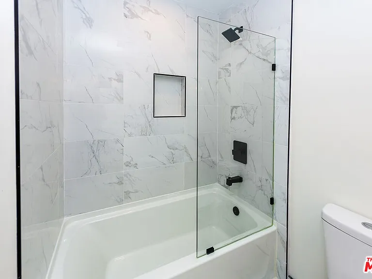 1656 S Crescent Heights Blvd — Photo 10