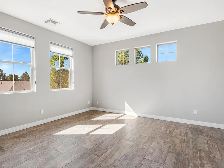 1196 N Waterside Dr — Photo 16