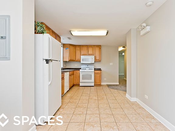 3rd image of 7534 N Claremont Ave #1