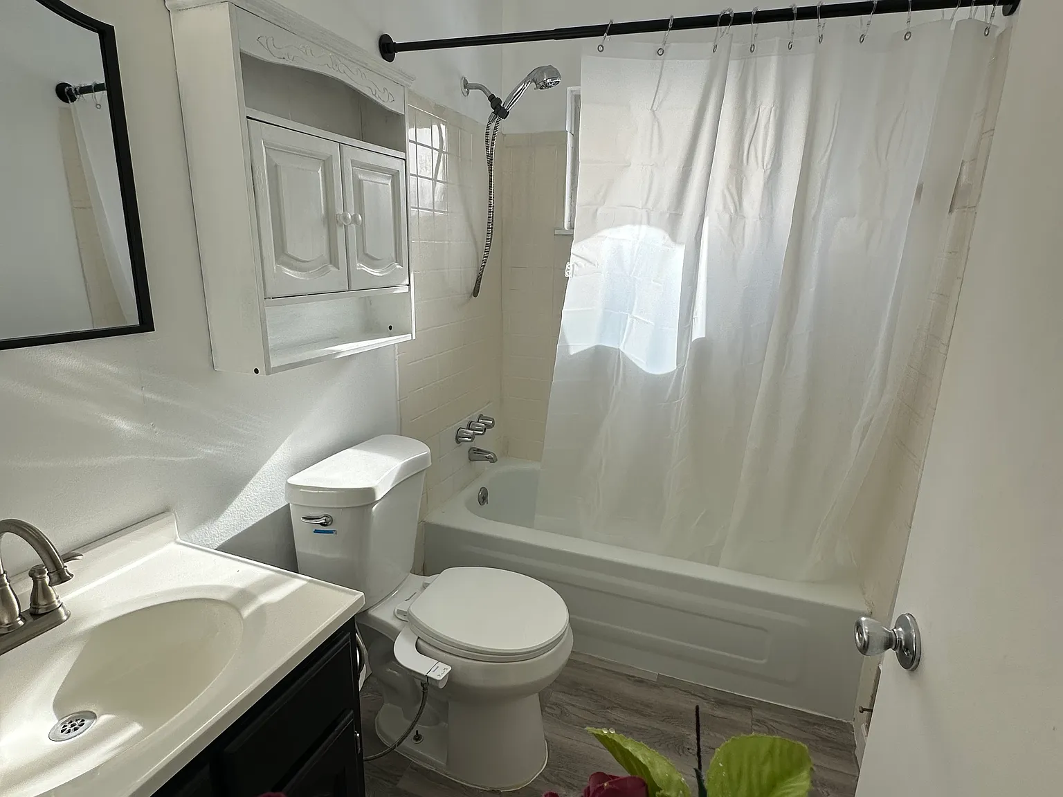 2 bed, 736 sqft, $1,200 — Photo 2