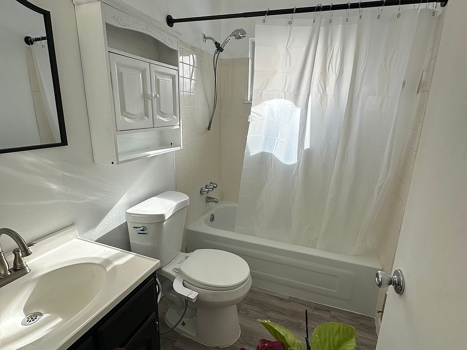 31801 Kelly Rd Apt 32, photo 2