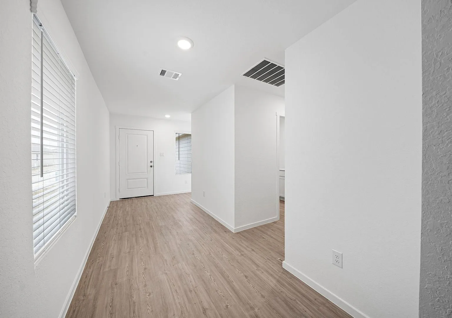 4 bedroom, 2 bathroom New Home Located in Kyndwood Subdivision — Photo 4