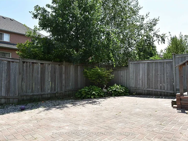 33 Holmwood St — Photo 14