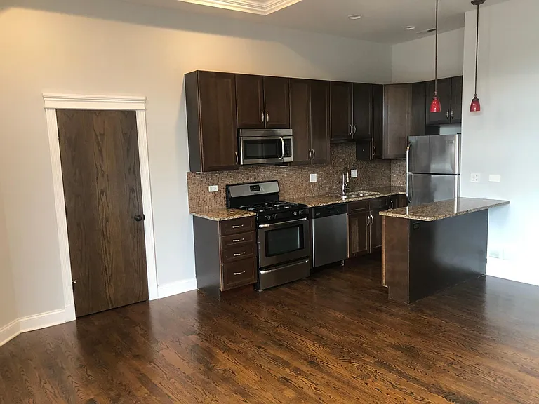 2333 W Armitage Ave #3 — Photo 1