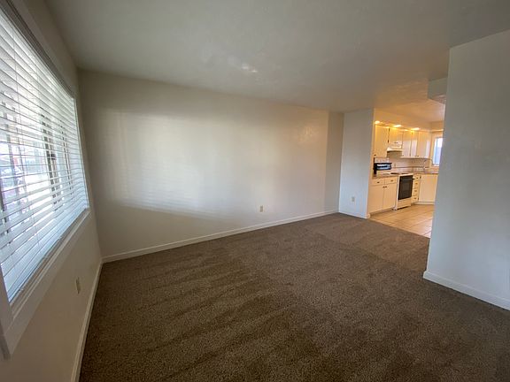 3rd image of 411 15th Ave S APT D