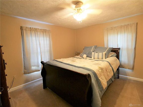 4th image of 2173 Blake Ave
