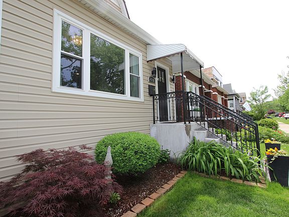 2nd image of 4719 W Warwick Ave