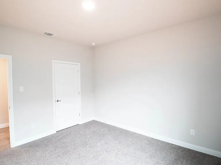 2401 Goodnight Ranch Dr — Photo 12
