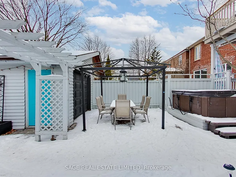 108 Beresford Ave — Photo 36