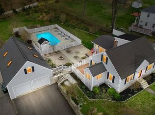 54 North St, Douglas, MA 01516