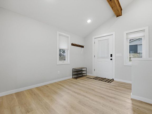 5th image of 21135 Elkview Cir