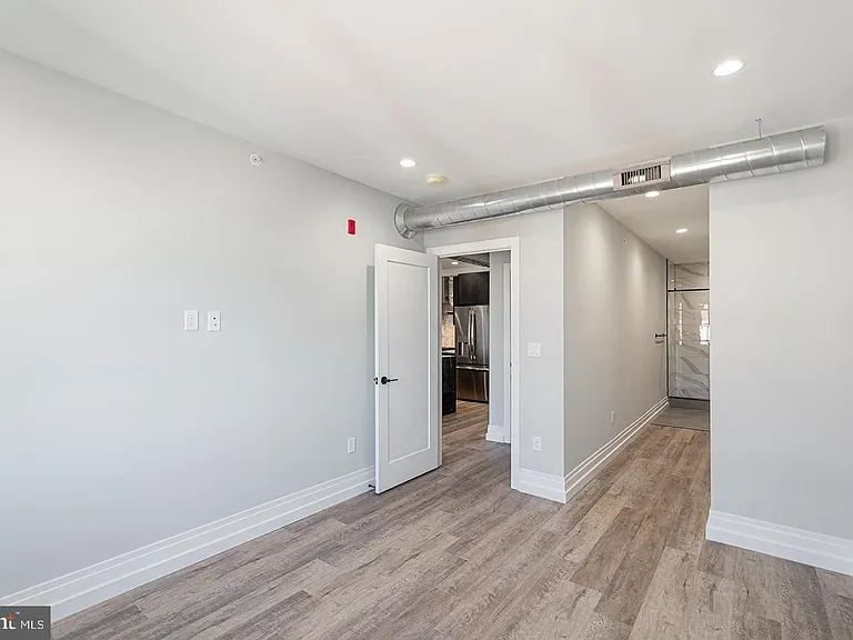 526 Brown St #503 — Photo 9