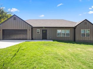 22 Queensferry Ln, Bella Vista, AR 72715