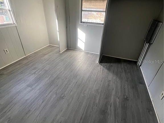 3rd image of 2417 W Parker St