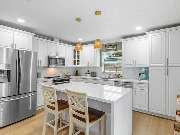 5th image of 1017 Hansen Street