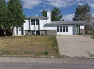 101 S 4th St, Hanna, WY 82327
