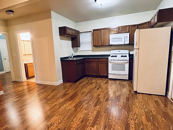 3rd image of 5720 S Harlem Ave Floor 1