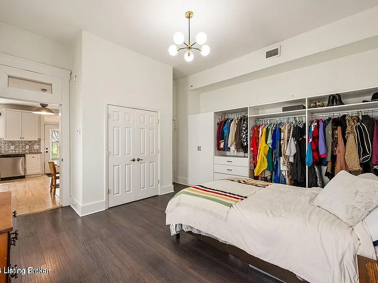 722 Camp St — Photo 19