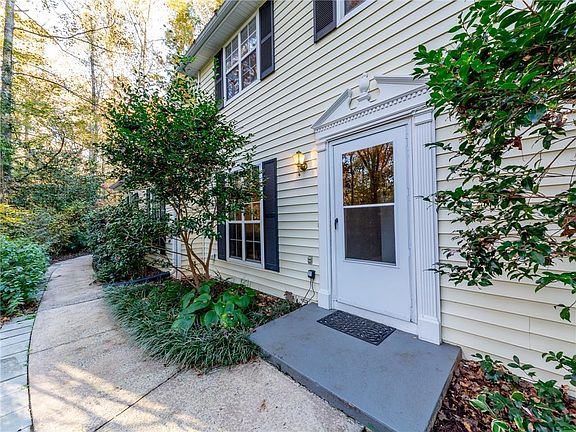 2nd image of 479 Bradshaw Ln