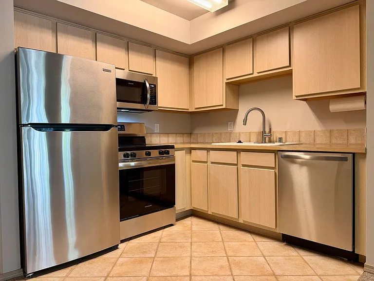 600 N 85th St #307 — Photo 8