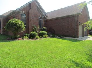 224 Park Lakes Dr, Richmond, KY 40475