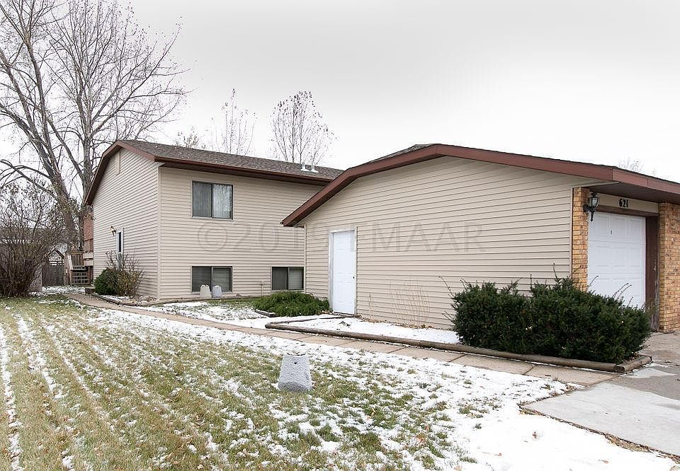 1st image of 621 19th St E