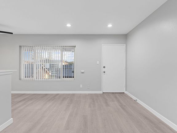 4th image of 12602 Kensington Ln #9