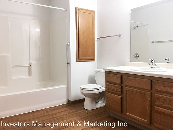 5th image of 2450 27th Ave S #211